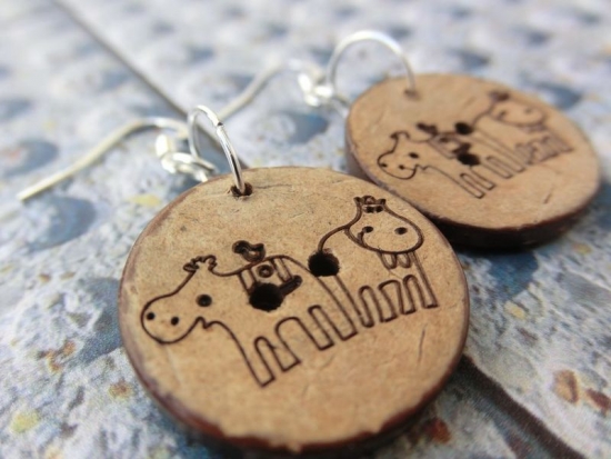 Preview: Kokos Knopf Ohrringe mit Nilpferden Flusspferden